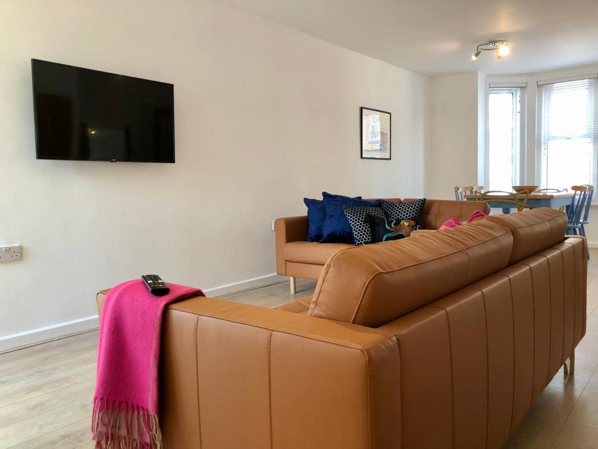 House With Parking, Short Stroll To Quay, Shops And Restaurants Vila Poole Exterior foto
