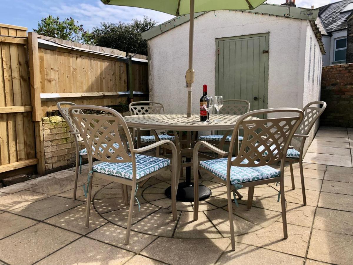 House With Parking, Short Stroll To Quay, Shops And Restaurants Vila Poole Exterior foto